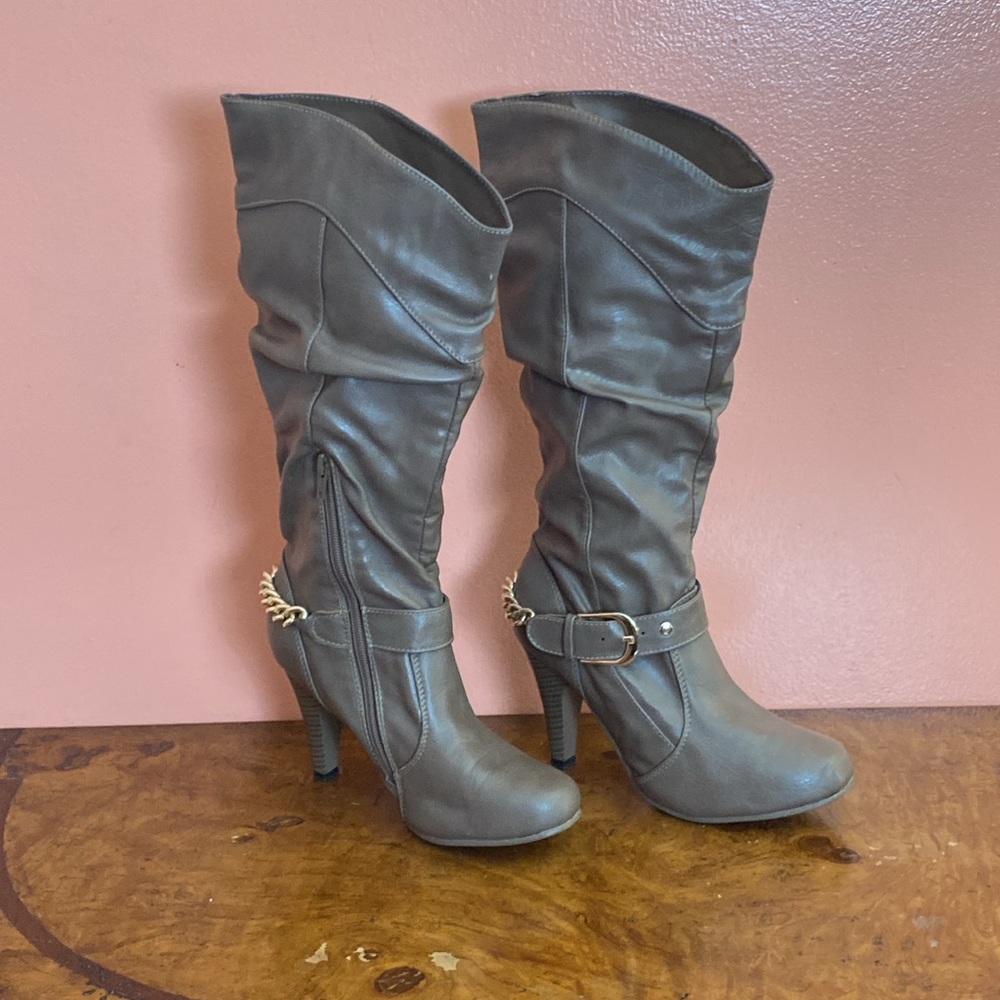 Mandee Heeled Taupe Boots. Size 6 Buckle And Chain Detail, Side Zip